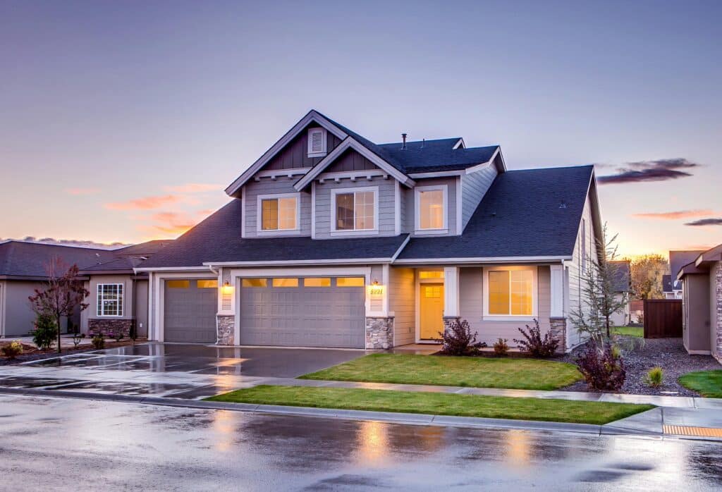 What Home Buyers in Greater Los Angeles Need to Know This Summer 1 pexels binyaminmellish 186077